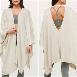 NWT Lululemon Free to Coast Wrap